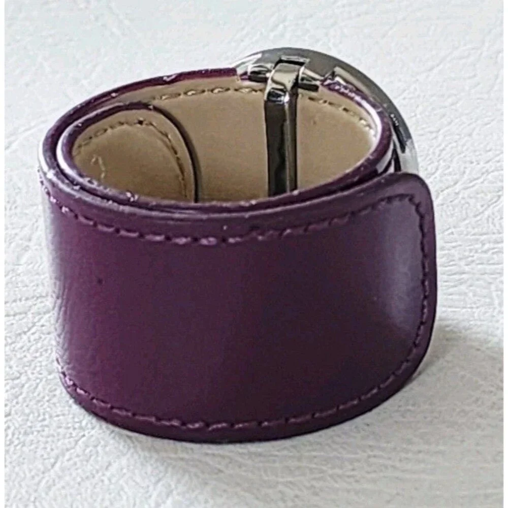 Beijo analog wristwatch